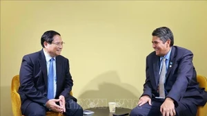 El primer ministro de Vietnam, Pham Minh Chinh (izquierda) y el presidente de Palaos, Surangel Whipps Jr. (Foto: VNA)