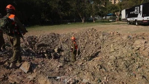Escena de un ataque con misiles iraníes en Beer Sheva, Israel, el 2 de marzo de 2026. (Foto: VNA)
