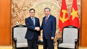 [Foto] Líder partidista vietnamita recibe al embajador de Corea del Sur en Vietnam