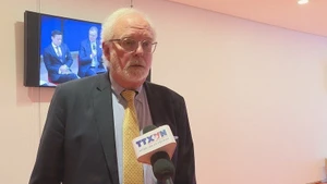 El ex embajador de Estados Unidos en Vietnam, David B. Shear, concede una entrevista a corresponsales de la VNA en Nueva York. (Foto: VNA)