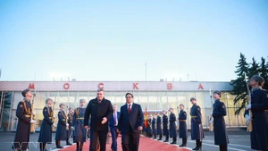 Ceremonia de despedida del primer ministro Pham Minh Chinh en el aeropuerto Vnukovo 2 de Moscú. (Foto: VNA)