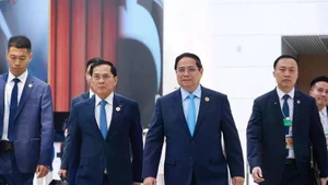 El primer ministro Pham Minh Chinh asiste a la inauguración de la XVI Reunión Anual de los Nuevos Campeones del Foro Económico Mundial (FEM) en Tianjin, China. (Foto: VNA)