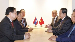 [Foto] Presidente del Parlamento de Vietnam se reúne con vicepresidenta del Parlamento de Laos