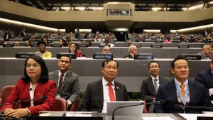 La delegación vietnamita en la 151 Asamblea de la Unión Interparlamentaria (IPU-151). (Foto: VNA)