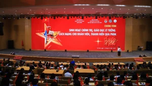 En la proyección de la película de concierto "La Patria en el corazón". 