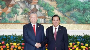El secretario general To Lam se reunió hoy con Samdech Techo Hun Sen en Phnom Penh. (Foto: VNA)