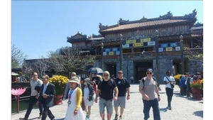 Turistas extranjeros en Vietnam. (Foto: VNA)