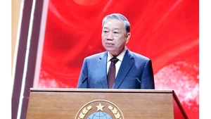 El secretario general del PCV, To Lam, interviene en la cita. (Foto: VNA)