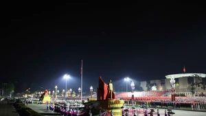 Ensayo general del acto conmemorativo por 80º aniversario de Revolución de Agosto y Día Nacional 