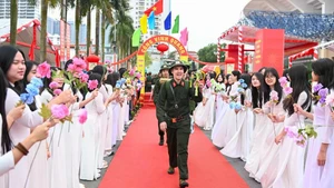 [Foto] Jóvenes de Hanói se alistan al servicio militar 