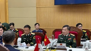 El viceministro de Defensa de Vietnam, teniente general Hoang Xuan Chien, habla en el evento. (Foto: VNA)