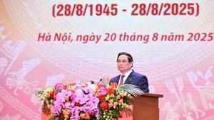 El primer ministro Pham Minh Chinh habla en el evento. (Foto: Nhan Dan)