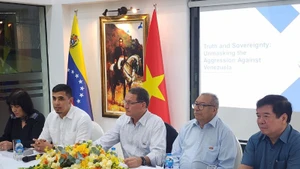 Delegados en el encuentro de amistad Venezuela-Vietnam. (Foto: Khac Kien)