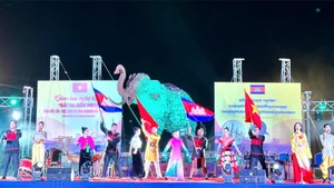 Una actuación que exalta la solidaridad y la amistad entre Vietnam y Camboya.