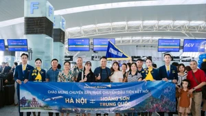 Vietravel Airlines operó con éxito su primer vuelo chárter entre Hanói y Huangshan, China. (Foto: VNA)