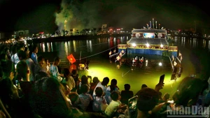 [Foto] Singular espectáculo de marionetas acuáticas en aldea de Nguyen Xa