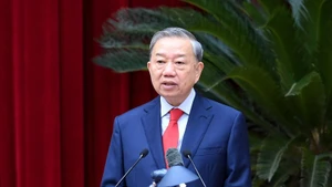 El secretario general del Partido Comunista de Vietnam, To Lam, interviene en el segundo pleno del XIV Comité Central del Partido. (Foto: Nhan Dan)