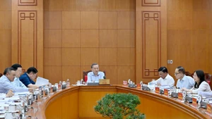 El secretario general del Partido Comunista de Vietnam, To Lam, habla en la reunión. (Foto: Nhan Dan)