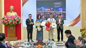 Galardonan a ganadores de concurso fotográfico “Vietnam en el camino de la renovación”