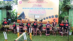 Festival Cultural de Gong y los instrumentos musicales tradicional de Dak Lak 2024.