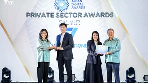 El producto de una empresa vietnamita gana el premio de plata en la ronda final de los Premios Digitales de la Asean, celebrada en enero de 2025 en Tailandia. (Foto: Comité Organizador)
