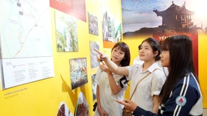 Exposición presenta el patrimonio cultural mundial Yen Tu – Vinh Nghiem – Con Son, Kiep Bac. (Foto: VNA)