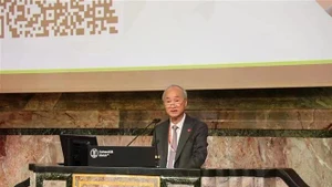 El embajador de Vietnam en Suiza, Phung The Long, habla en el evento. (Foto: VNA)