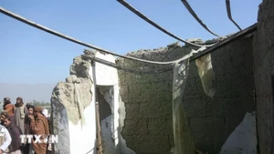 Casas en la provincia de Nangarhar, Afganistán, destruidas por un ataque aéreo pakistaní el 22 de febrero. (Foto: VNA)