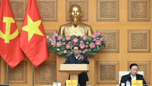 [Foto] Premier vietnamita preside reunión para revisar progreso de “Campaña Quang Trung”