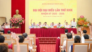 [Foto] Sesión preparatoria del XXIX Congreso del Comité del Partido del periódico Nhan Dan, período 2025-2030