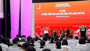 Los invitados comparten información sobre nuevos productos turísticos dirigidos al mercado musulmán. (Foto: Anh Dao)