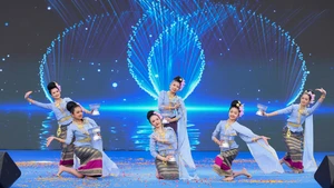El programa “Pulso de Tailandia en Hanói 2026” ofrece a los visitantes la oportunidad de admirar danzas tradicionales tailandesas. (Foto: Embajada de Tailandia en Hanói)