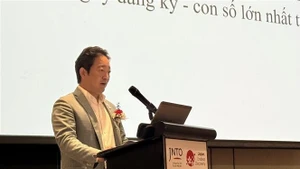 Ishikawa Isamu, embajador adjunto de Japón en Vietnam, interviene en la cita (Foto: VNA)