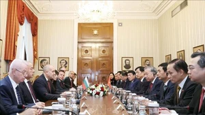El secretario general del Partido Comunista de Vietnam, To Lam, y el presidente búlgaro Rumen Radev mantienen conversaciones oficiales. (Foto: VNA)