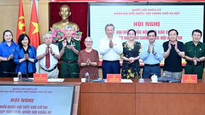 [Foto] Líder partidista vietnamita se reúne con votantes de Hanói 