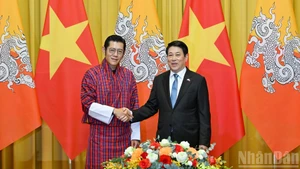 [Foto] Presidente de Vietnam se reúne con rey de Bután