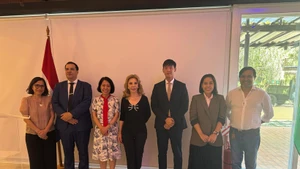 Con motivo de la visita a Asunción de la embajadora de Vietnam en Argentina, concurrente en Paraguay, Ngo Minh Nguyet, por el 30 aniversario del establecimiento de relaciones diplomáticas bilaterales, la Cónsul Honoraria de Vietnam en Paraguay, María Del Carmen Pérez, resaltó los avances y perspectivas de la cooperación bilateral.
