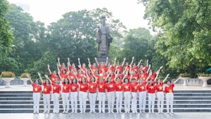 Se espera que diez mil personas en Hanói participen directamente en la caminata “Avanzamos con Vietnam”.