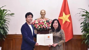 El Ministerio de Relaciones Exteriores de Vietnam concede el permiso para la reapertura de la oficina permanente de la cadena japonesa Nihon Denpa News. (Foto: VNA)