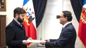 El embajador vietnamita en Chile, Nguyen Viet Cuong, presenta sus cartas credenciales al presidente de Chile, Gabriel Boric Font. (Foto: Embajada de Vietnam en Chile)