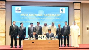 En el acto de firma. (Foto: PetroTimes)