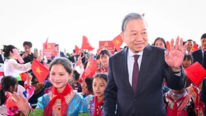 [Foto] Dirigente partidista vietnamita asiste a inauguración de Escuela Internado en Sa Pa Phin
