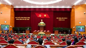 [Foto] Comité Central del Partido Comunista de Vietnam clausura su XV Pleno