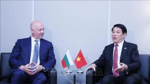 El presidente de Vietnam, Luong Cuong, se reúne con el primer ministro de Bulgaria, Rosen Zhelyazkov. (Foto: VNA)