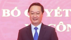 Nguyen Duc Trung, nuevo presidente del Comité Popular de la capital del período 2021-2026. (Foto: VNA)