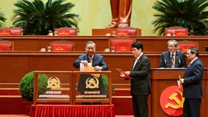 [Foto] Votación para elegir el Comité Central del Partido Comunista de Vietnam del XIV mandato