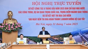 [Foto] Premier vietnamita preside conferencia para revisar importantes proyectos nacionales