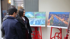 Exposición fotográfica "Vietnam – Un país dinámico, lleno de aspiraciones" en Suiza. (Foto: VNA)