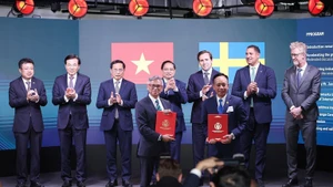 [Foto] Premier vietnamita asiste a Foro Económico Vietnam-Suecia
