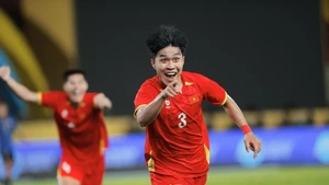 El defensa sub-22 de Vietnam, Ly Duc, celebra el segundo gol de su equipo. (Foto: VNA)